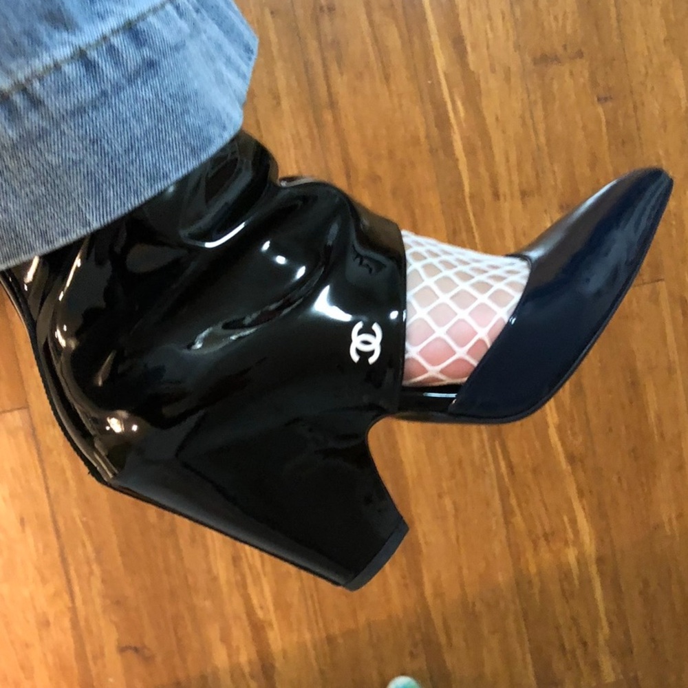 Chanel 2020 Interlocking C logo Patent Ankle Booties